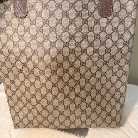 Gucci Beige and Brown Signature Tote - Picture 9 of 16